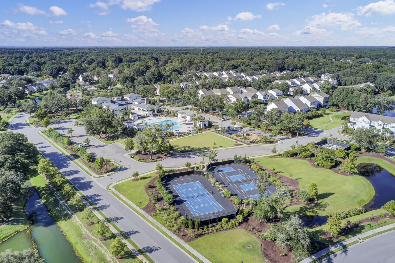 1543 Prince Edward Street Photo 67