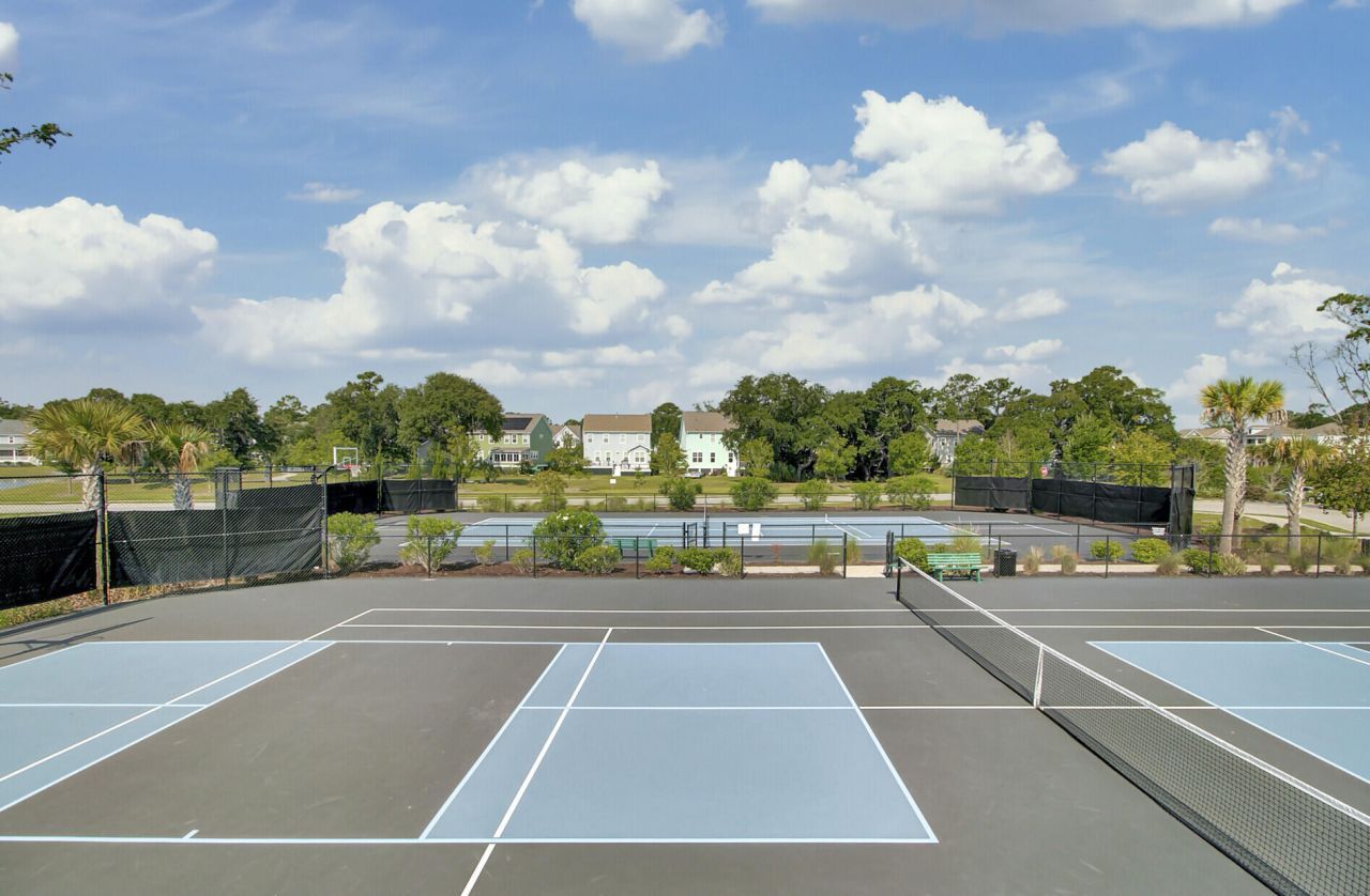 1543 Prince Edward Street Photo 70