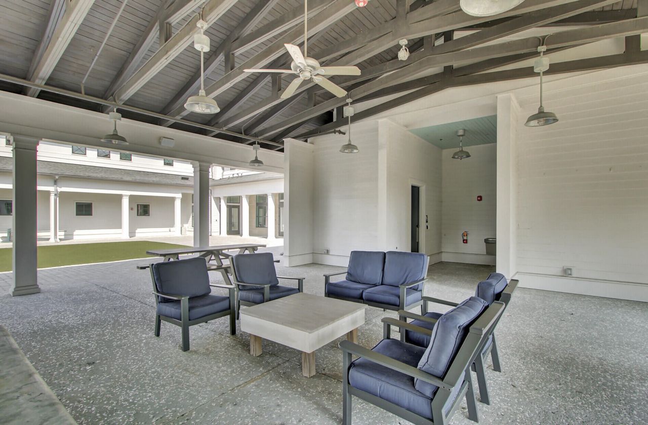 1543 Prince Edward Street Photo 73