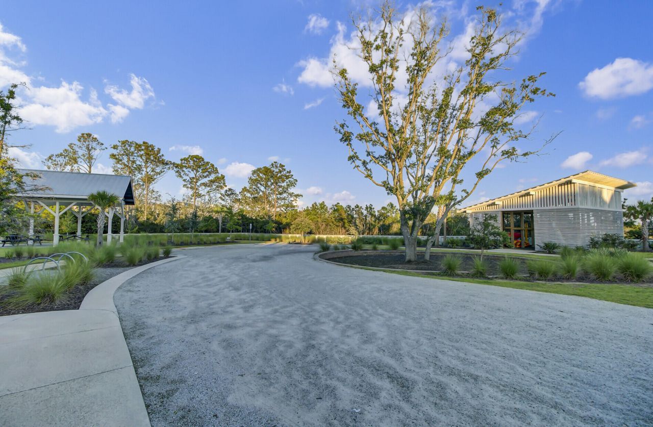 1543 Prince Edward Street Photo 75