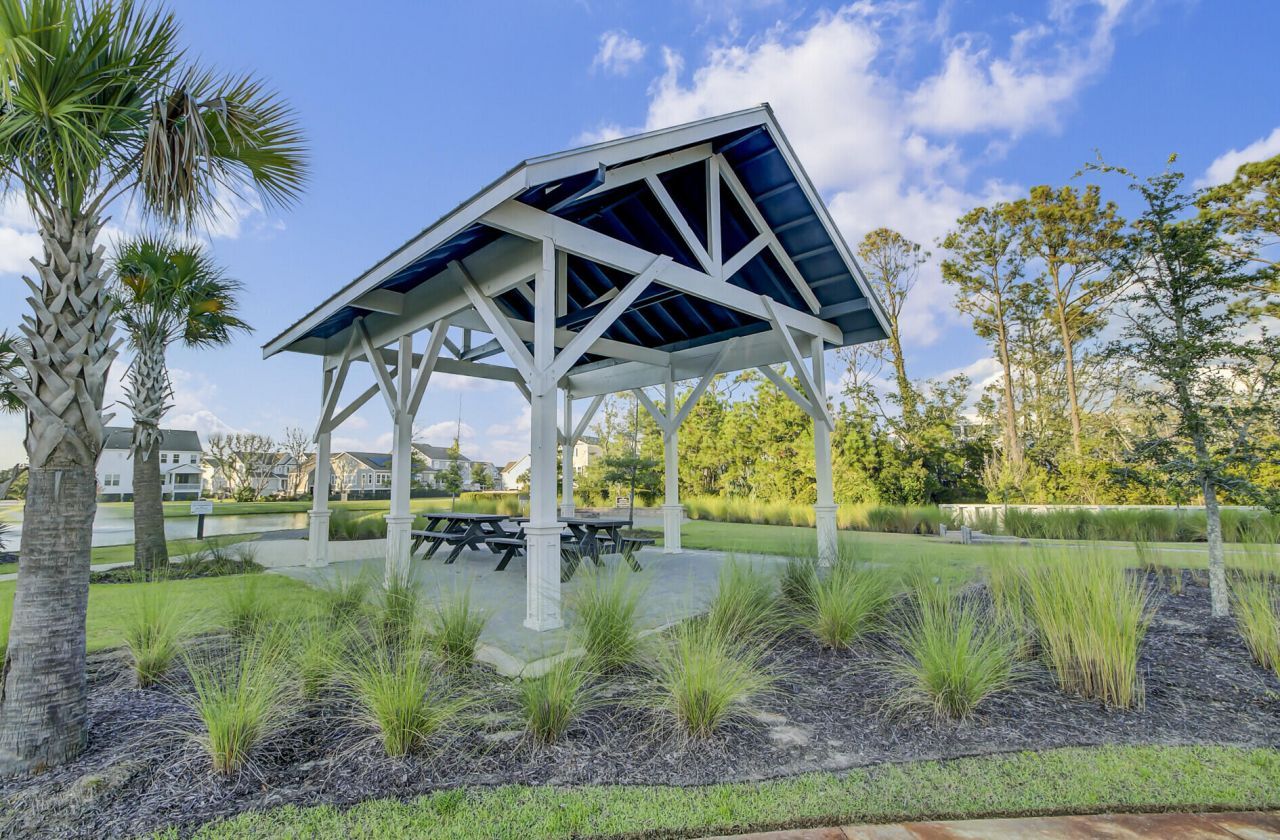 1543 Prince Edward Street Photo 77