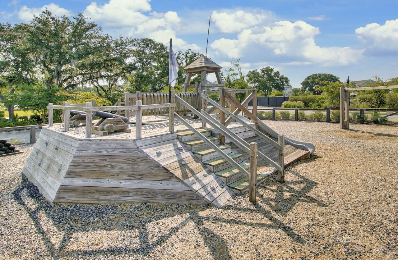 1543 Prince Edward Street Photo 83