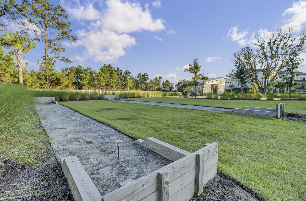 1543 Prince Edward Street Photo 86