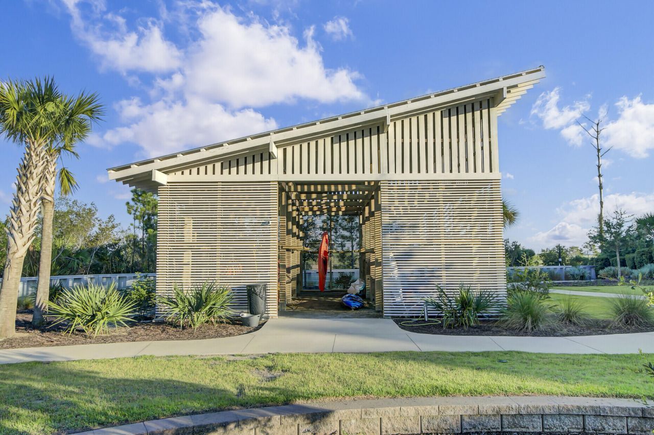 1543 Prince Edward Street Photo 87