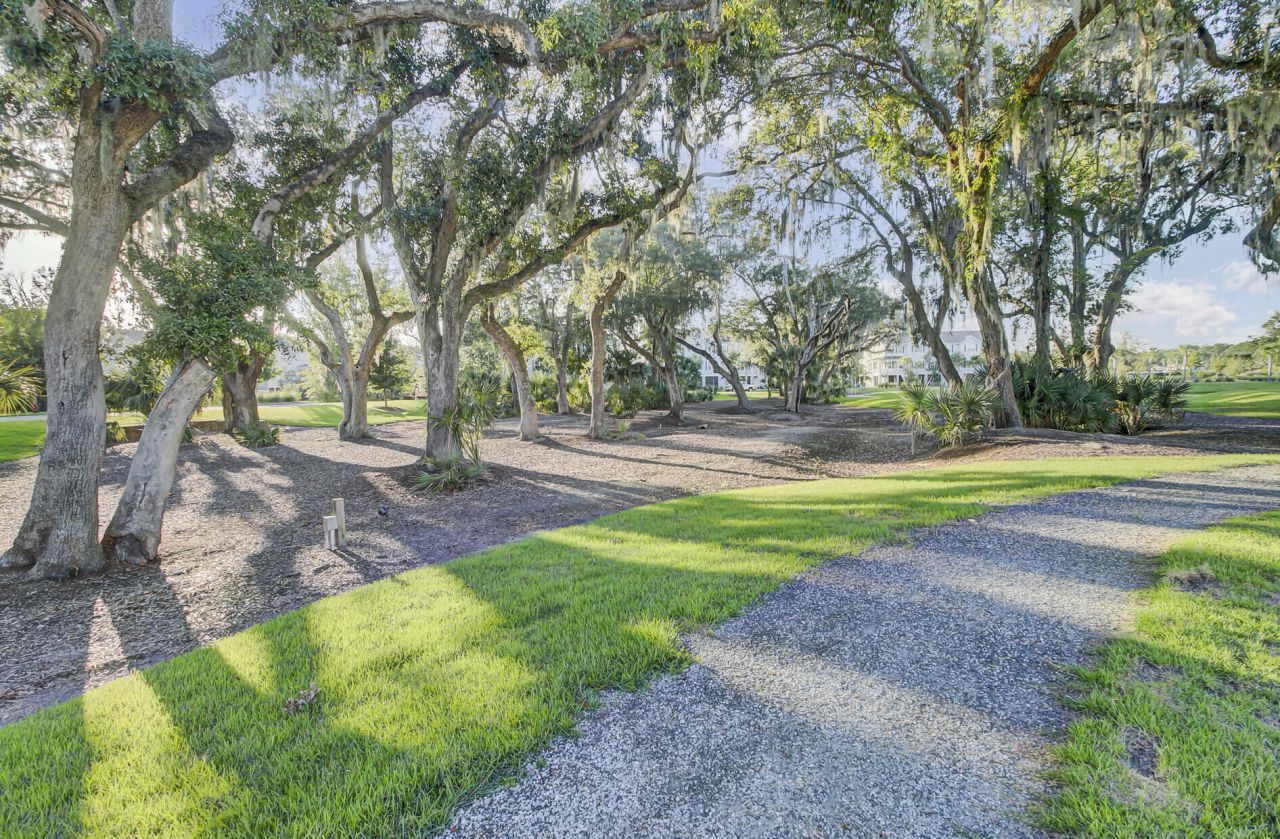 1543 Prince Edward Street Photo 98