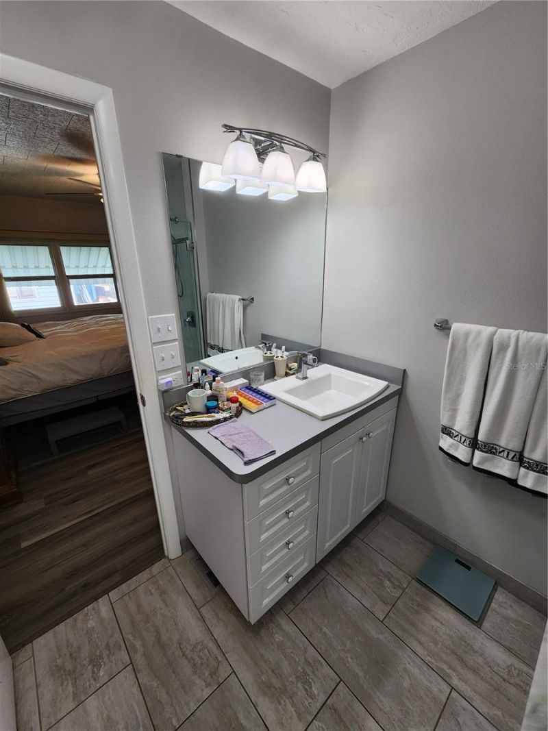 808 53rd Avenue E, Unit 18, Bradenton, FL 34203 Photo