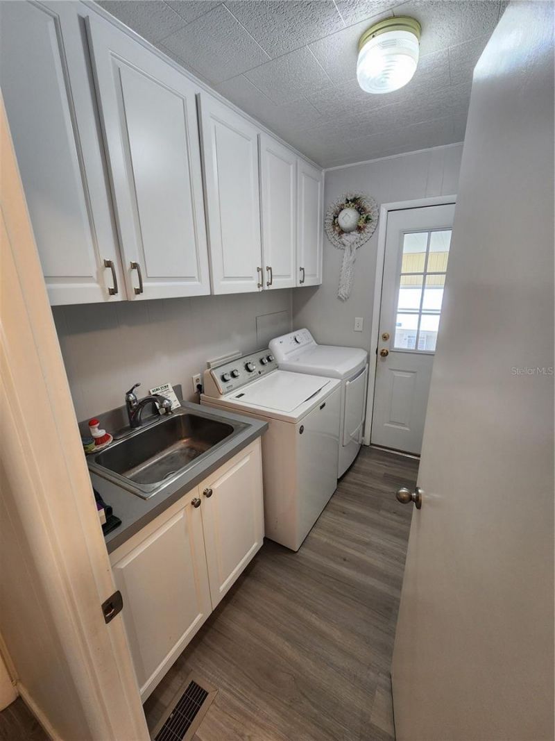 808 53rd Avenue E, Unit 18, Bradenton, FL 34203 Photo