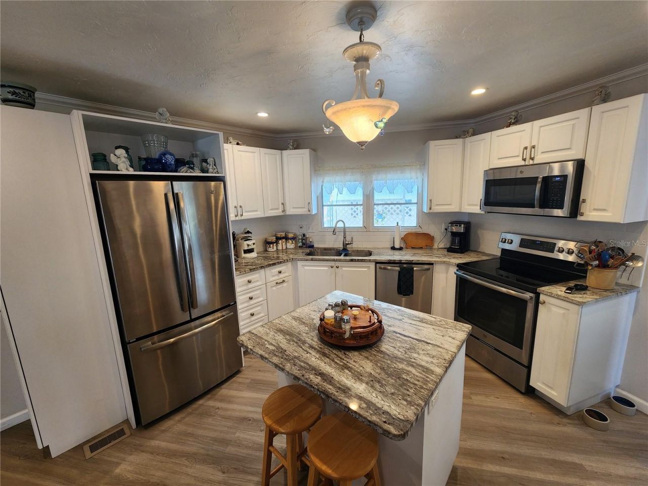 808 53rd Avenue E, Unit 18, Bradenton, FL 34203 Photo