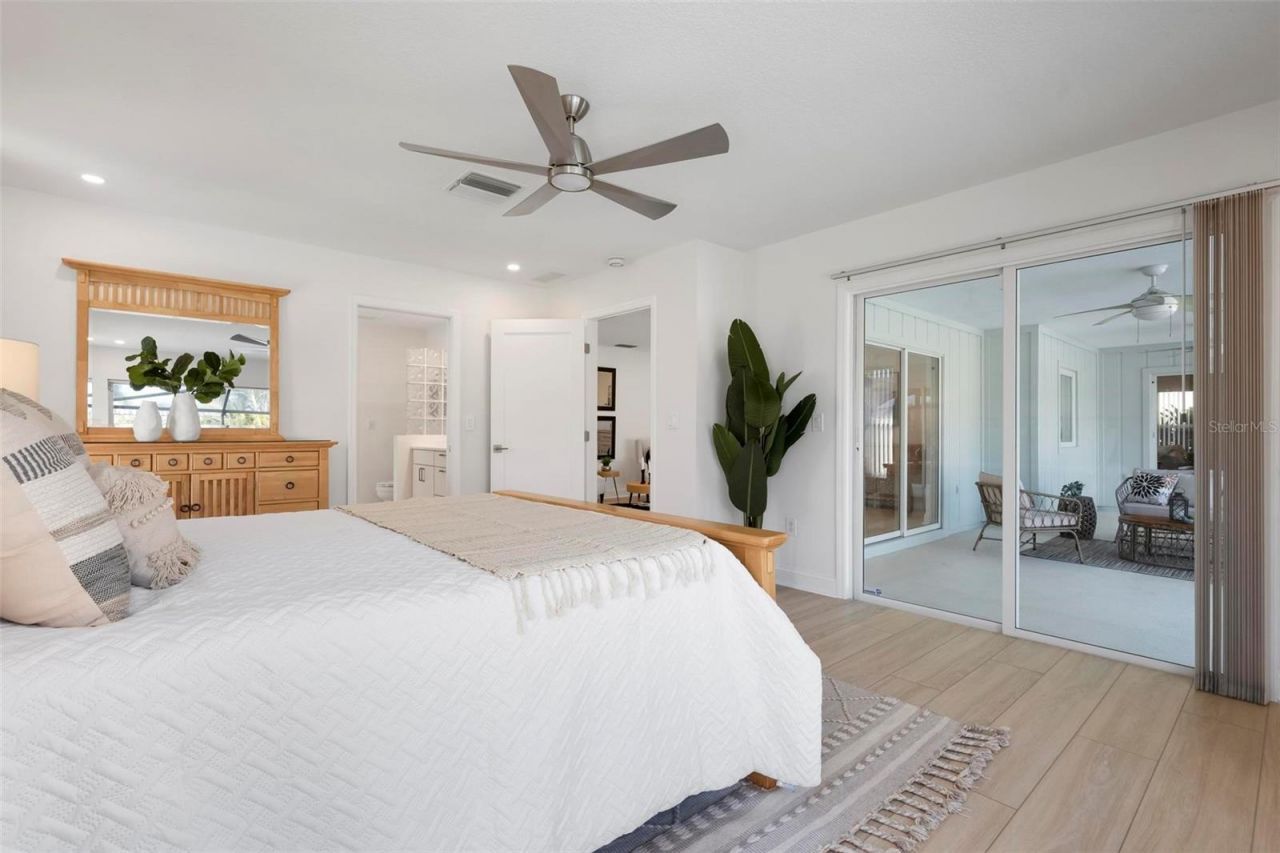 393 Flamingo Drive, Venice, FL 34285 Photo