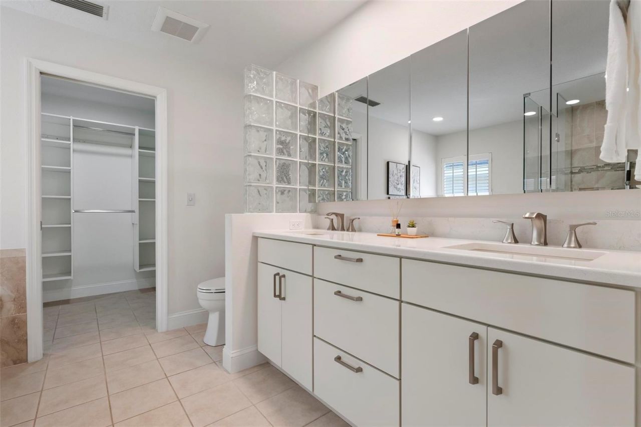 393 Flamingo Drive, Venice, FL 34285 Photo