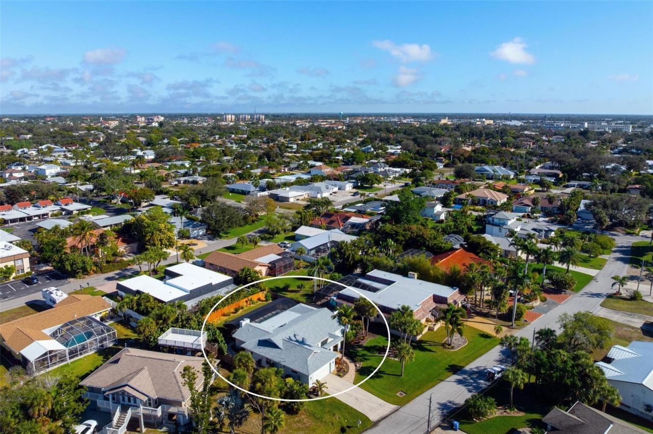 393 Flamingo Drive, Venice, FL 34285 Photo