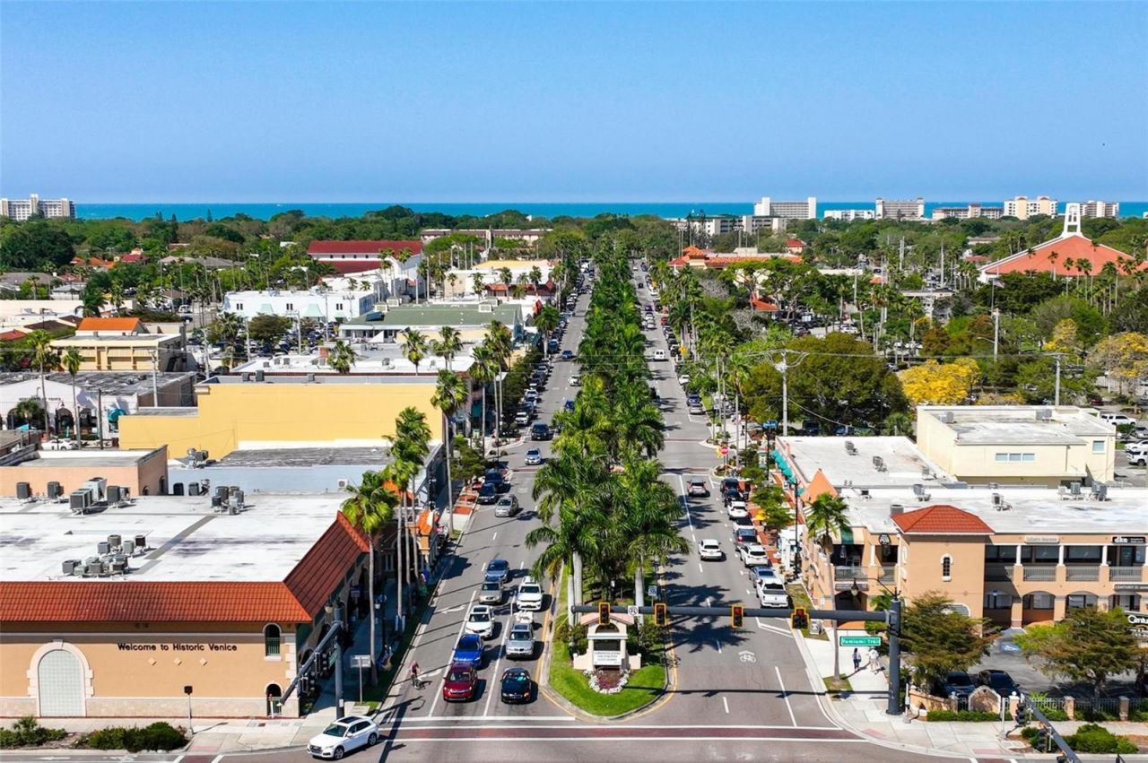 393 Flamingo Drive, Venice, FL 34285 Photo