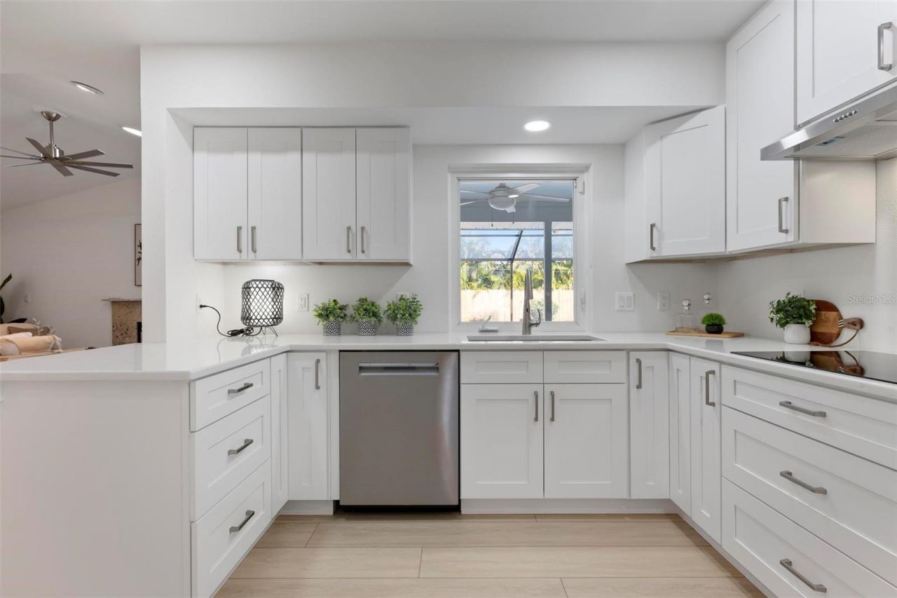 393 Flamingo Drive, Venice, FL 34285 Photo