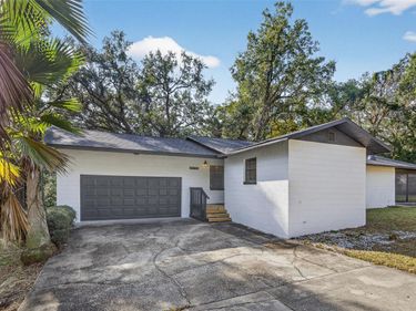 303 E FOUNTAIN STREET, FRUITLAND PARK, FL 34731