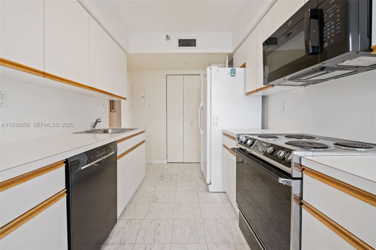 19195 NE 36th Ct, Unit 710, Aventura, FL 33180 Photo