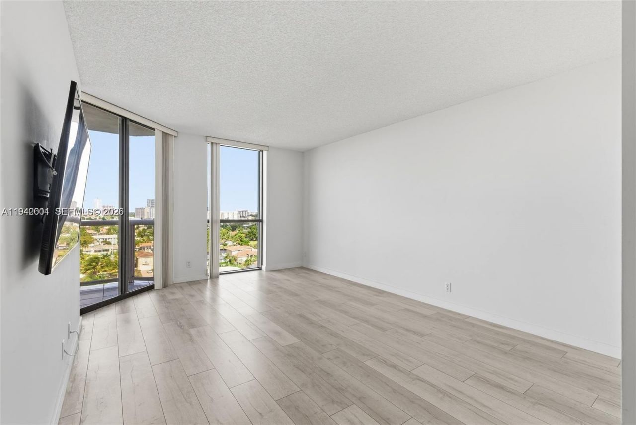 3598 Yacht Club Dr , Unit 1101, Aventura, FL 33180 Photo