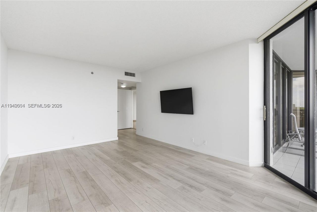 3598 Yacht Club Dr , Unit 1101, Aventura, FL 33180 Photo