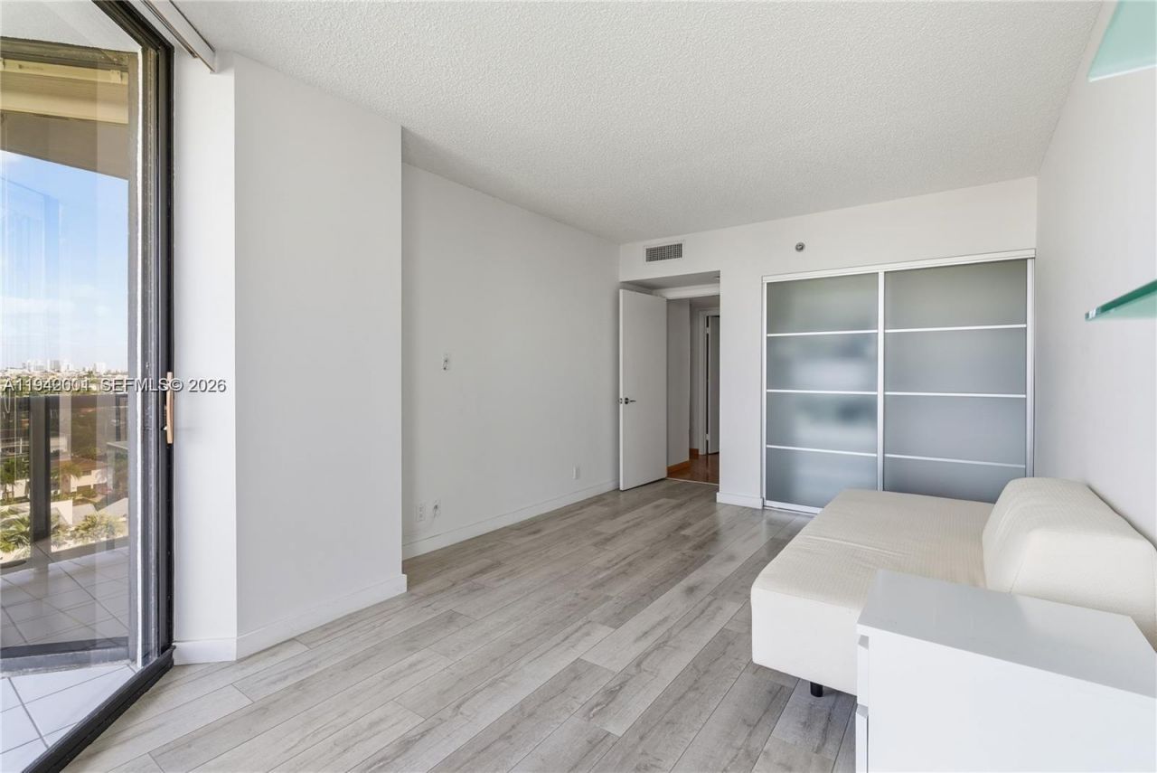 3598 Yacht Club Dr , Unit 1101, Aventura, FL 33180 Photo