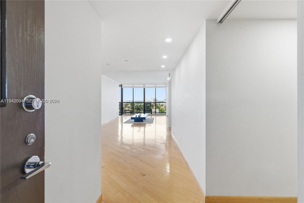 3598 Yacht Club Dr , Unit 1101, Aventura, FL 33180 Photo