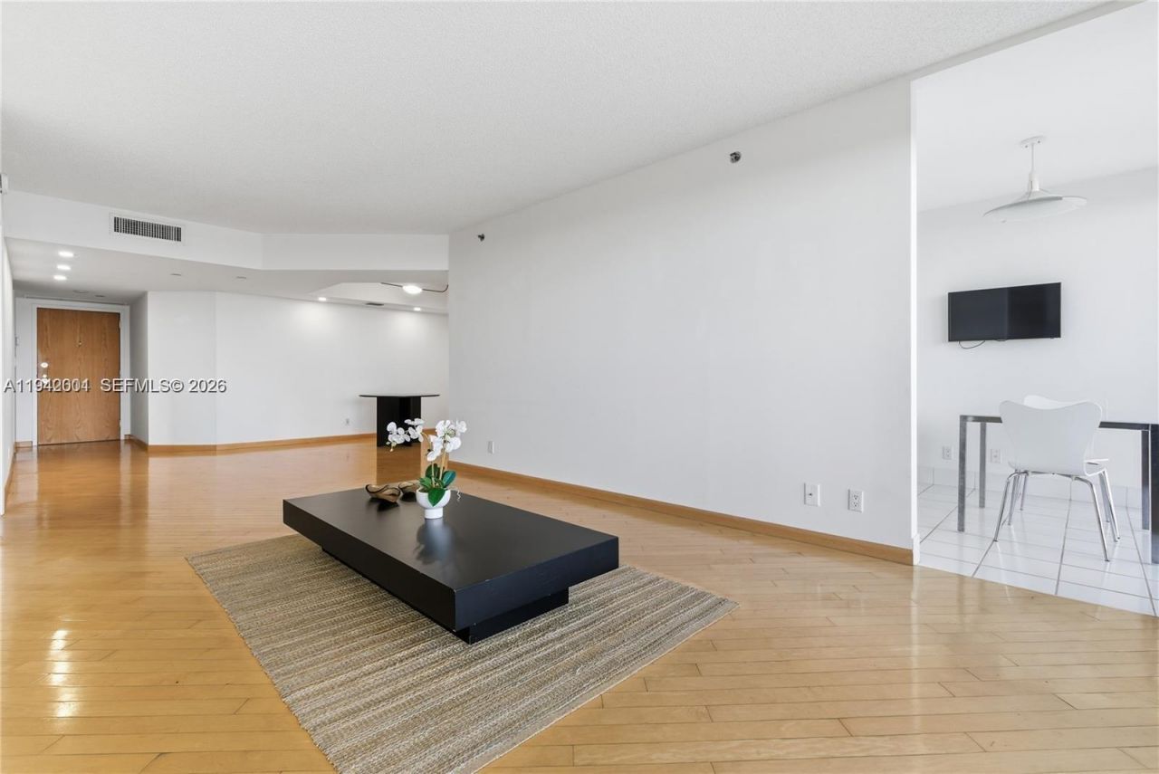 3598 Yacht Club Dr , Unit 1101, Aventura, FL 33180 Photo