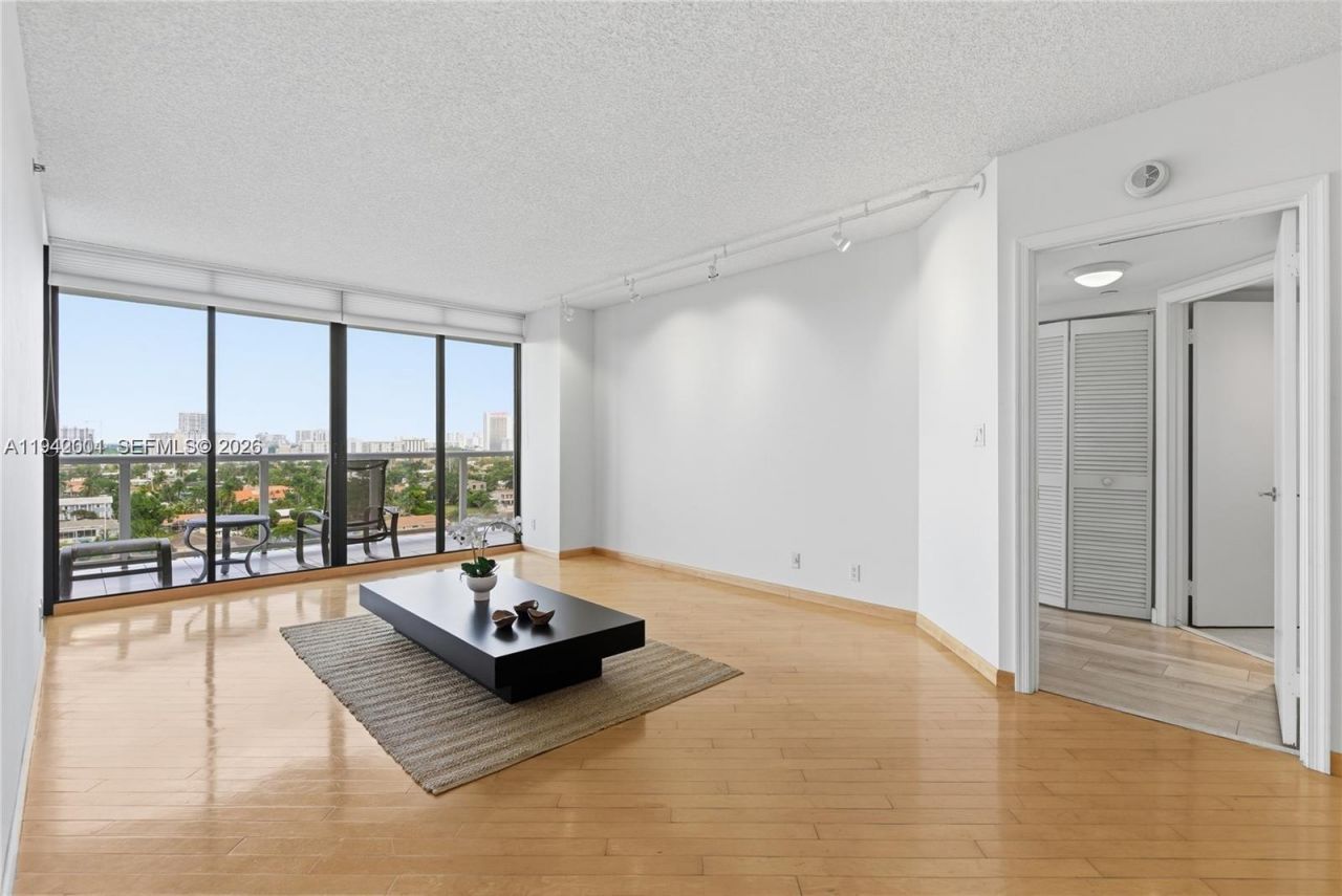 3598 Yacht Club Dr , Unit 1101, Aventura, FL 33180 Photo