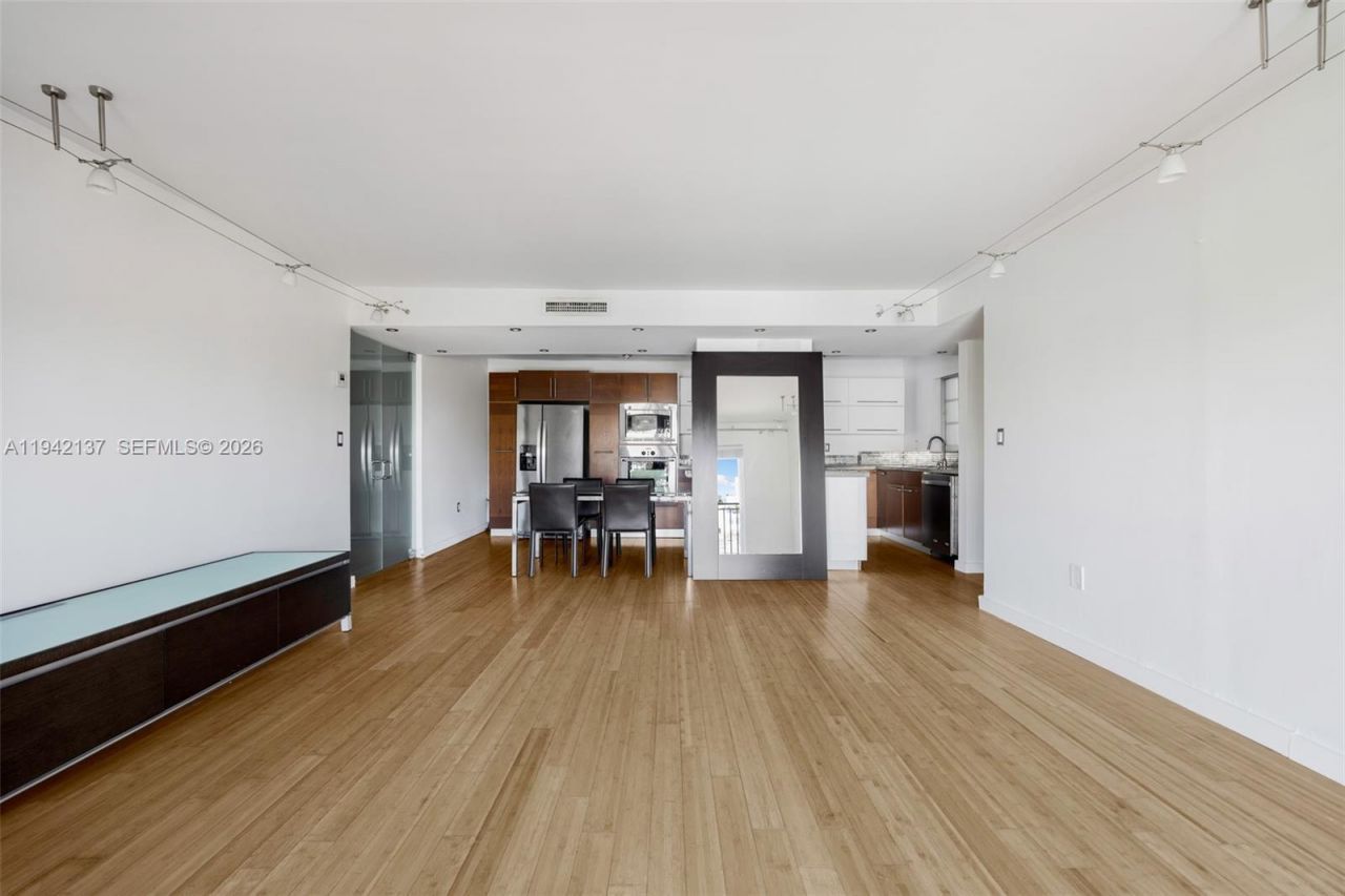 947 Lenox Ave, Unit 501, Miami Beach, FL 33139 Photo