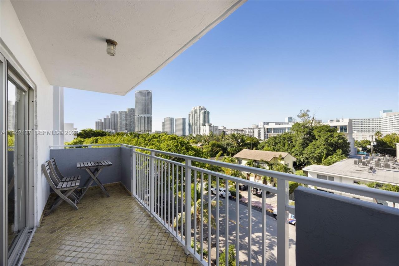 947 Lenox Ave, Unit 501, Miami Beach, FL 33139 Photo
