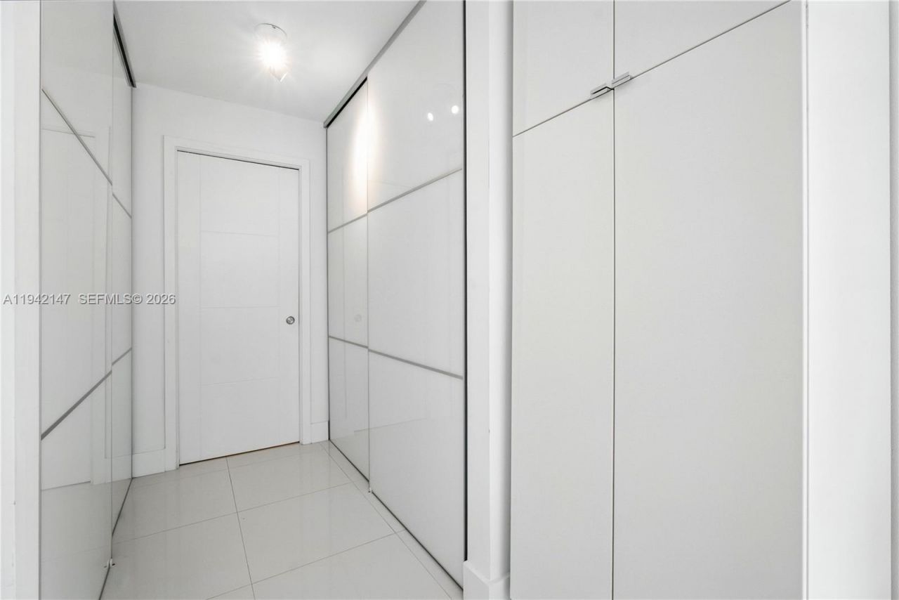 200 SE 15th Rd, Unit 9I, Miami, FL 33129 Photo