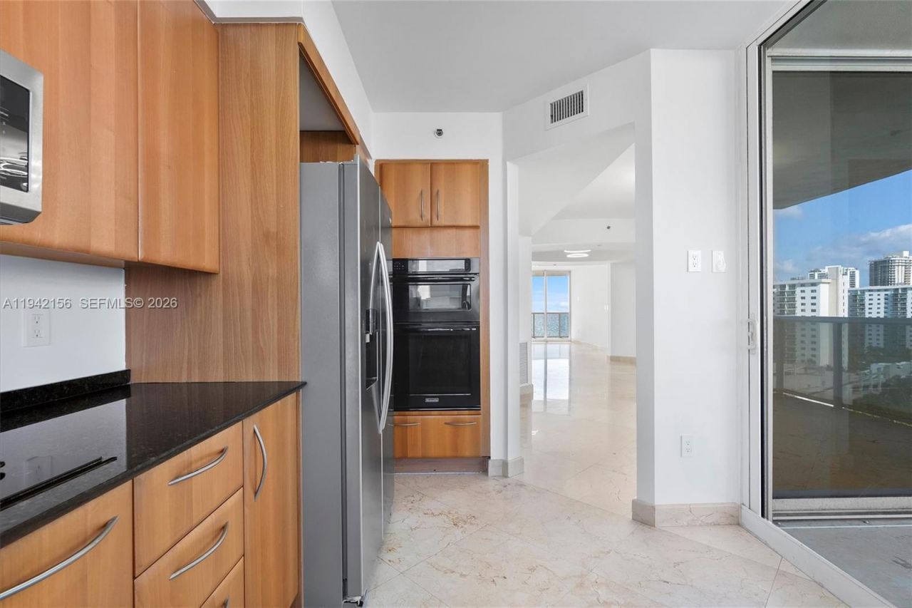 19111 Collins Ave, Unit 1102, Sunny Isles Beach, FL 33160 Photo