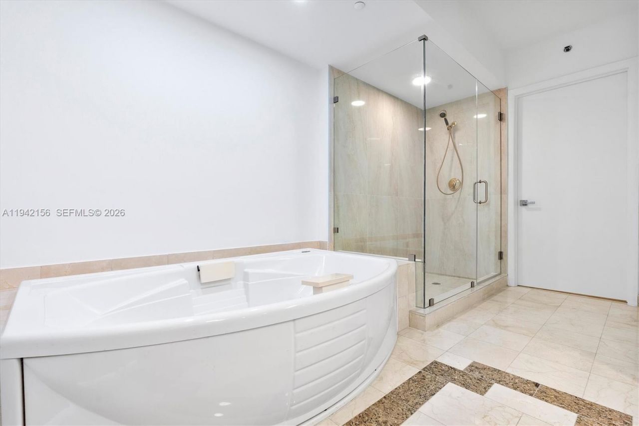 19111 Collins Ave, Unit 1102, Sunny Isles Beach, FL 33160 Photo