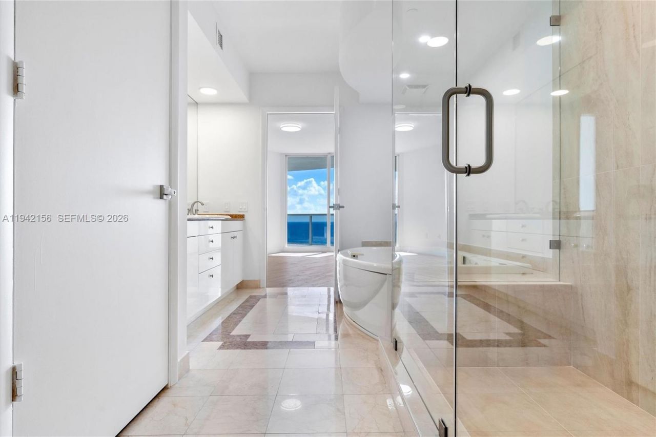 19111 Collins Ave, Unit 1102, Sunny Isles Beach, FL 33160 Photo