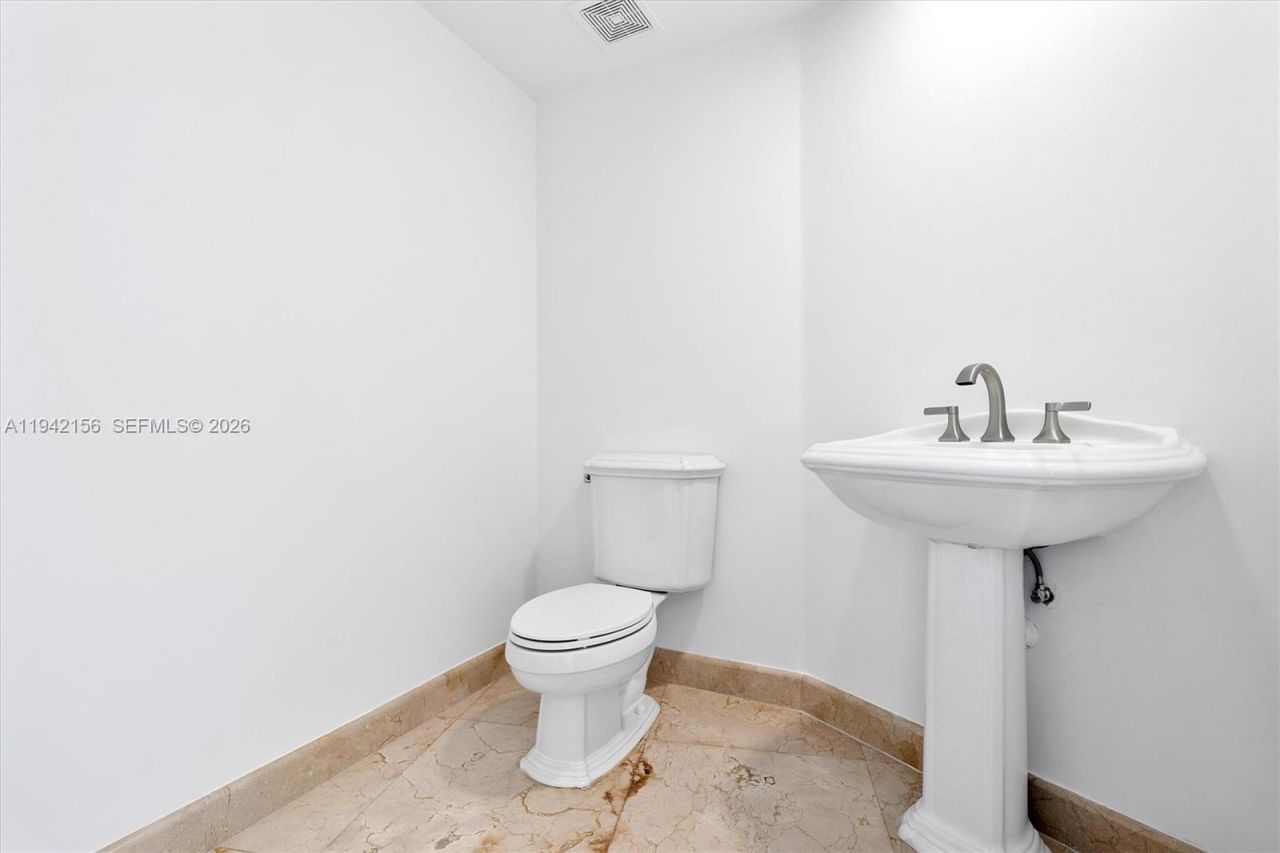 19111 Collins Ave, Unit 1102, Sunny Isles Beach, FL 33160 Photo