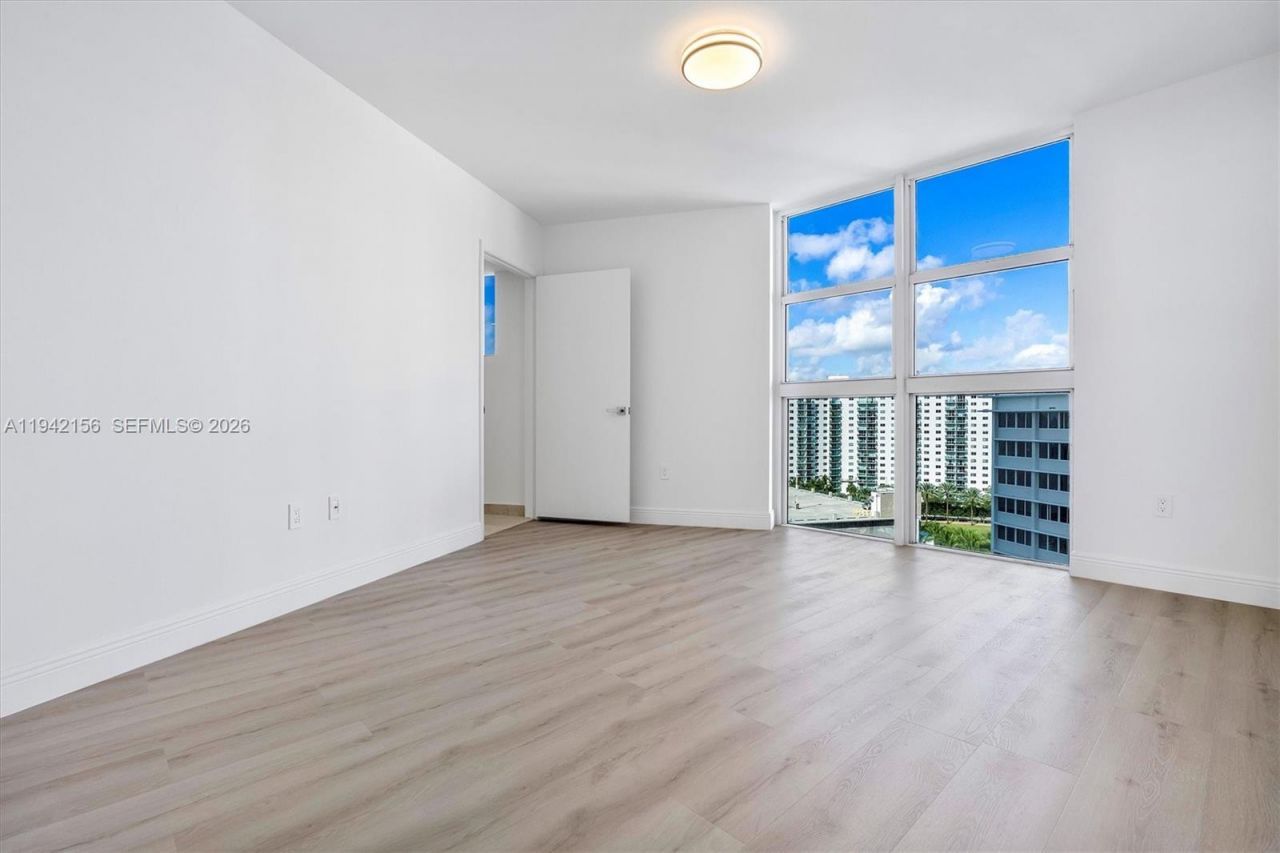 19111 Collins Ave, Unit 1102, Sunny Isles Beach, FL 33160 Photo