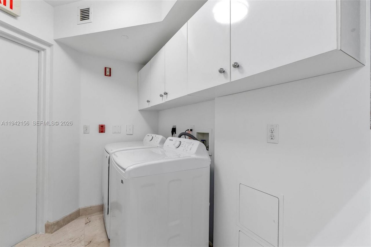 19111 Collins Ave, Unit 1102, Sunny Isles Beach, FL 33160 Photo