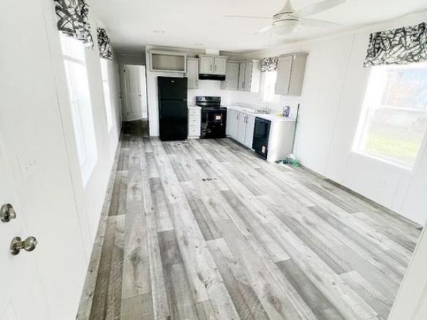 2 CLOVERLEAF COURT, MCCONNELLSBURG, PA 17233