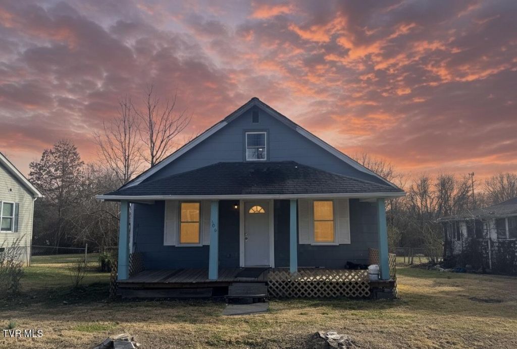 108 Lakeview Street, Bristol, TN 37620 Main Photo