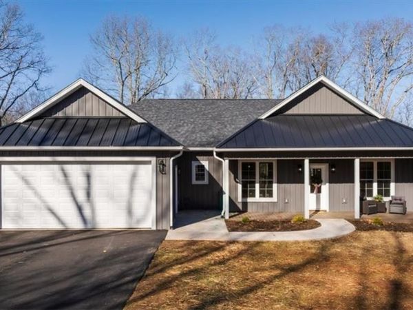 559 Memorial Park Drive , Sparta, NC 28675