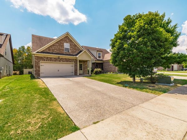 231 Donna Dr, Hendersonville, TN 37075