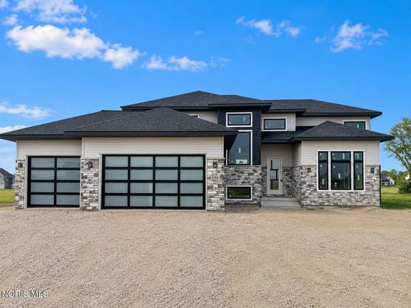 126 Wellington Place, Perrysburg, OH 43551