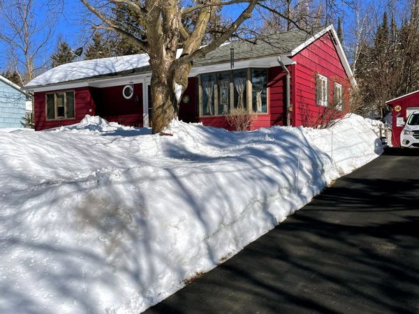 22 Hays Circle, Silver Bay, MN 55614