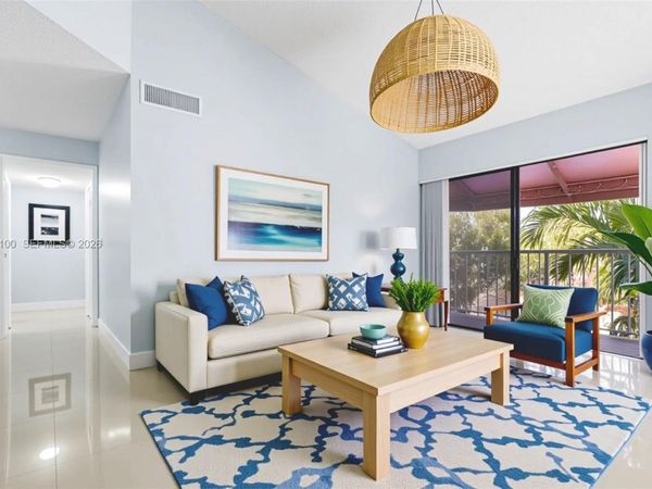 15520 SW 80th St, Unit B-301, Miami, FL 33193