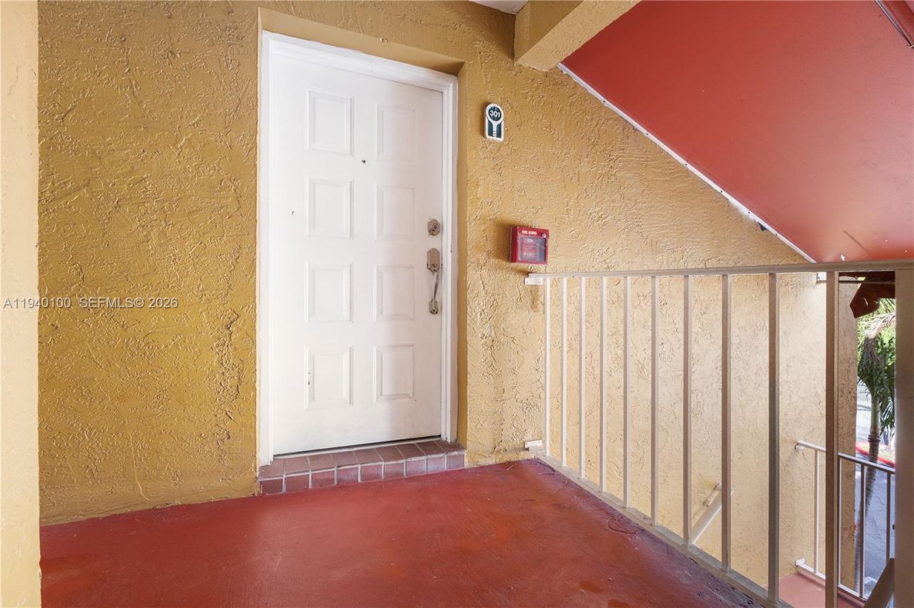 15520 SW 80th St, Unit B-301, Miami, FL 33193 Photo