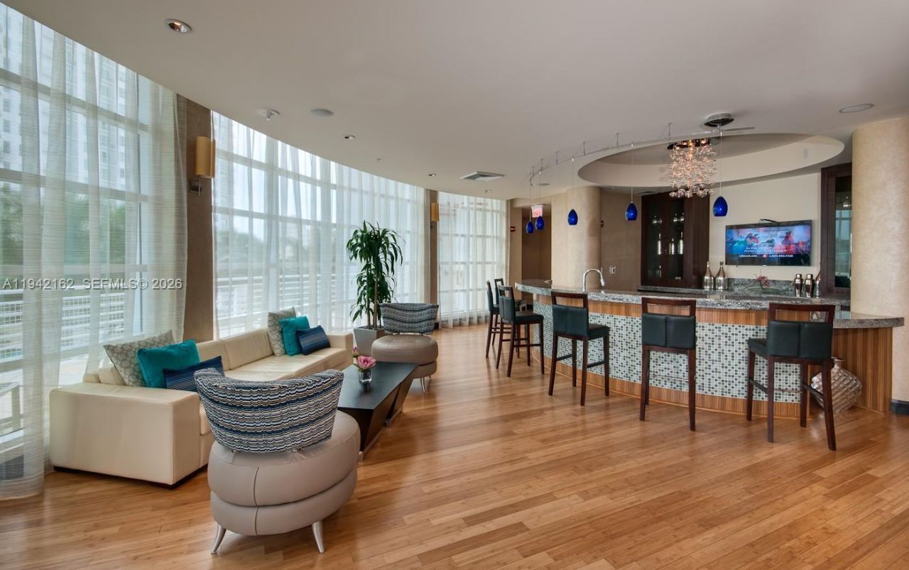 253 NE 2nd St , Unit 1107, Miami, FL 33132 Photo