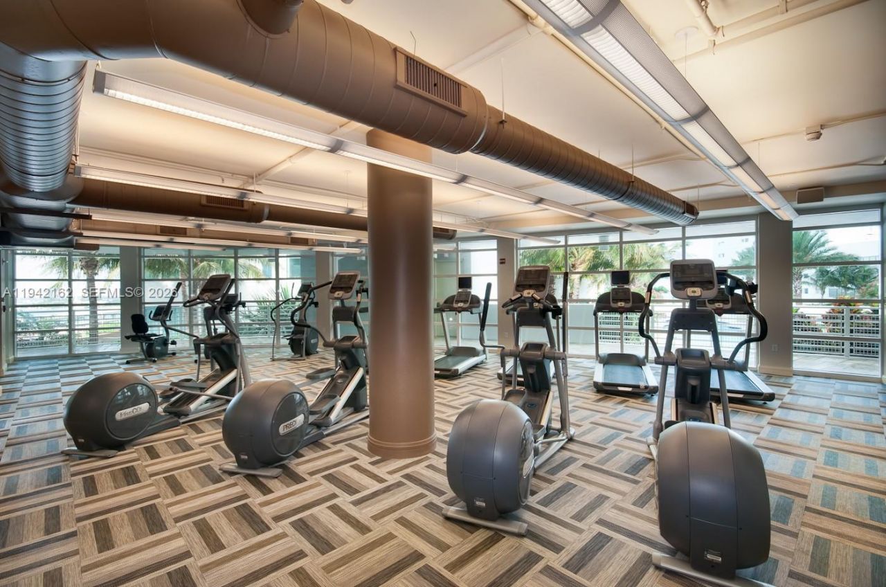 253 NE 2nd St , Unit 1107, Miami, FL 33132 Photo