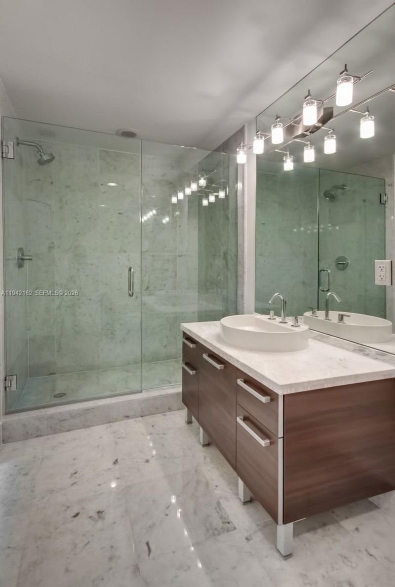 253 NE 2nd St , Unit 1107, Miami, FL 33132 Photo