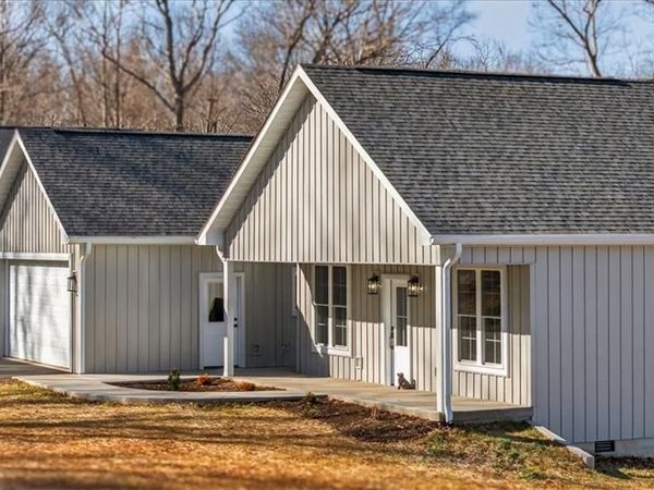 587 Memorial Park Drive , Sparta, NC 28675