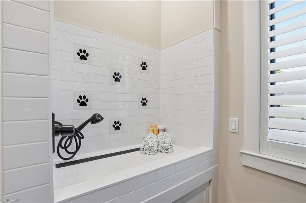 891 W Cape Estates Cir, Cape Coral, FL 33993 Photo