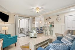 609 Hillside Dr. S. photo 4