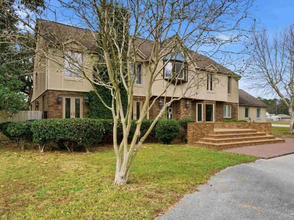 5931 Mills Lake Blvd, Pensacola, FL 32526