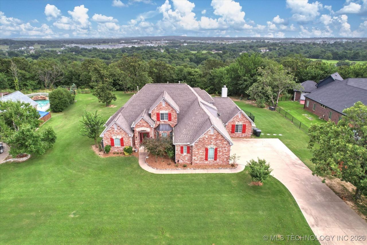 4207 S 69th West Avenue, Tulsa, OK 74107 Main Photo